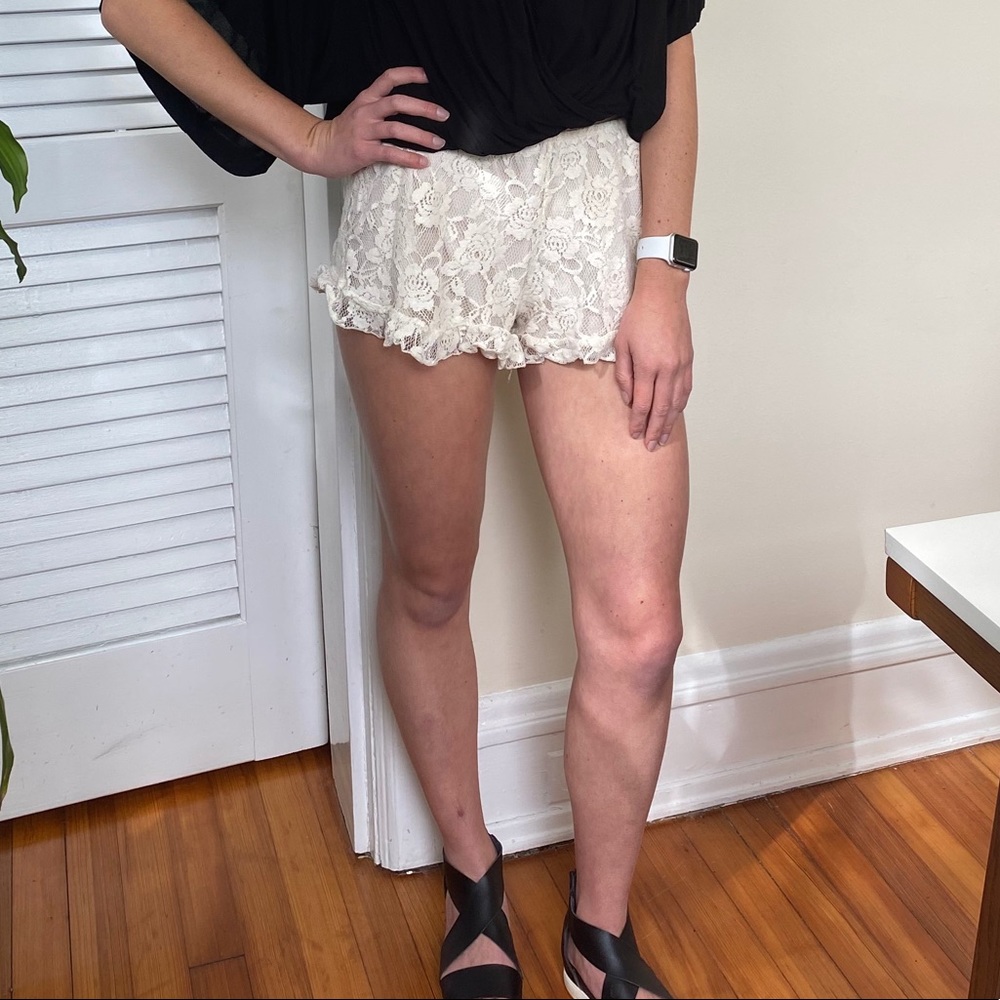 American threads cream lace shorts